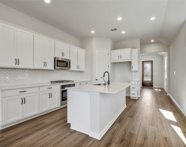 240 Denali Way - Photo Thumbnail 7