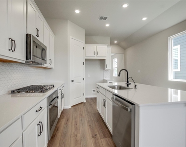 240 Denali Way - Photo Thumbnail 6