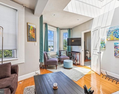 1125 Maryland Avenue Ne - Photo Thumbnail 3