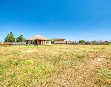 117 Brittany Ln - Photo Thumbnail 25