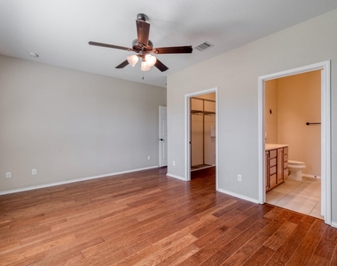 117 Brittany Ln - Photo Thumbnail 15