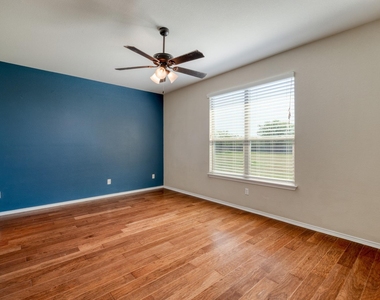 117 Brittany Ln - Photo Thumbnail 16