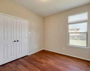 117 Brittany Ln - Photo Thumbnail 19