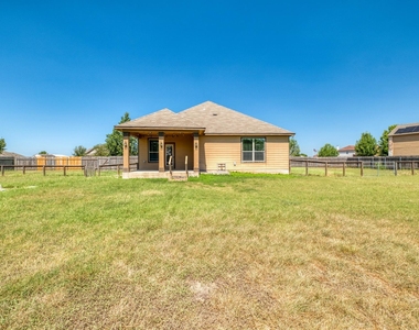 117 Brittany Ln - Photo Thumbnail 24
