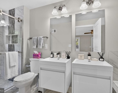 3101 Chestnut Street Ne - Photo Thumbnail 6
