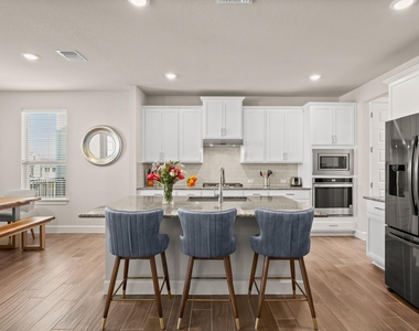 8301 Orizzonte St - Photo Thumbnail 10