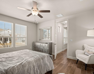 8301 Orizzonte St - Photo Thumbnail 12