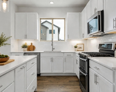 5315 La Crosse Ln - Photo Thumbnail 5