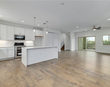 5315 La Crosse Ln - Photo Thumbnail 21