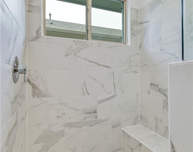 5315 La Crosse Ln - Photo Thumbnail 10