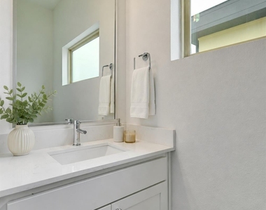 5315 La Crosse Ln - Photo Thumbnail 17