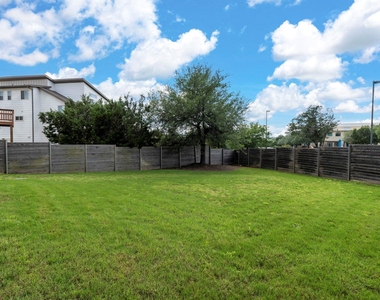 5315 La Crosse Ln - Photo Thumbnail 24