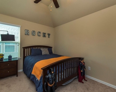 3205 Cotton Blossom Way - Photo Thumbnail 12