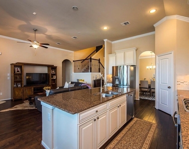 3205 Cotton Blossom Way - Photo Thumbnail 2