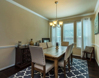 3205 Cotton Blossom Way - Photo Thumbnail 5