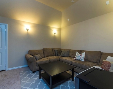 3205 Cotton Blossom Way - Photo Thumbnail 15