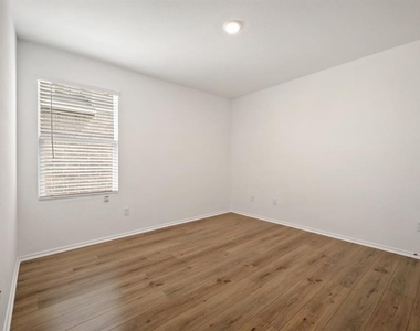 113 Golden Grove Pkwy - Photo Thumbnail 18