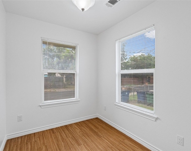 1611 E 13th St - Photo Thumbnail 6