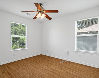 1611 E 13th St - Photo Thumbnail 14