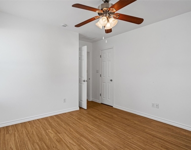 1611 E 13th St - Photo Thumbnail 15