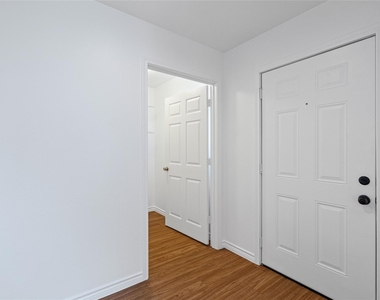 1611 E 13th St - Photo Thumbnail 5