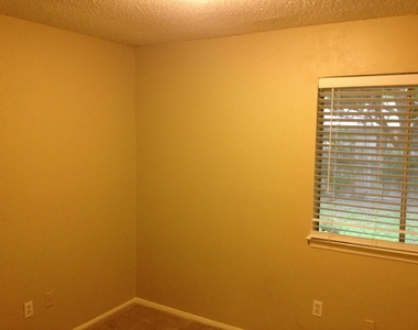 107 Meteor Dr - Photo Thumbnail 6