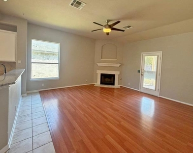 3304 Winding Shore Ln - Photo Thumbnail 13