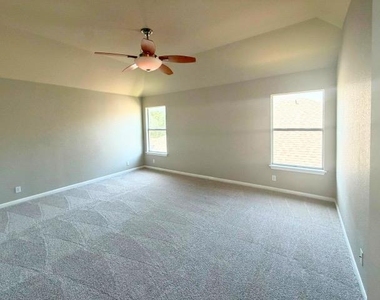 3304 Winding Shore Ln - Photo Thumbnail 18