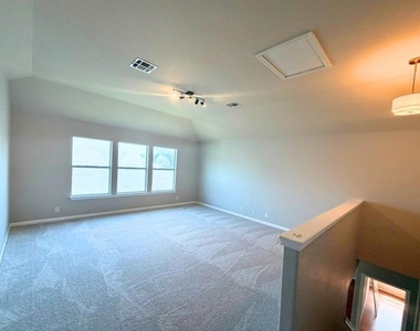 3304 Winding Shore Ln - Photo Thumbnail 17