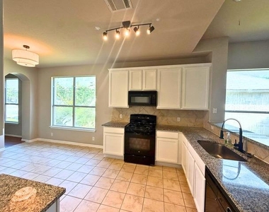 3304 Winding Shore Ln - Photo Thumbnail 12