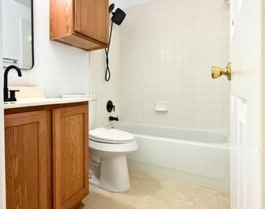 3304 Winding Shore Ln - Photo Thumbnail 20