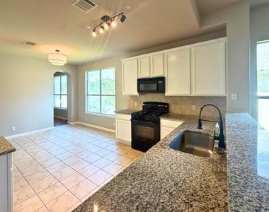 3304 Winding Shore Ln - Photo Thumbnail 11
