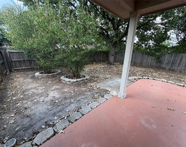2100 Mir Woods Dr - Photo Thumbnail 29