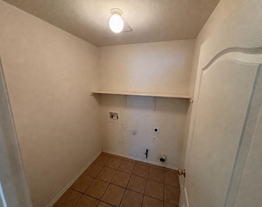 2100 Mir Woods Dr - Photo Thumbnail 19