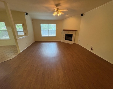 2100 Mir Woods Dr - Photo Thumbnail 12