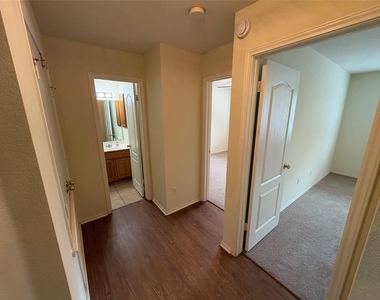 2100 Mir Woods Dr - Photo Thumbnail 22