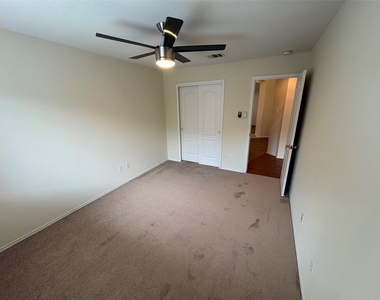 2100 Mir Woods Dr - Photo Thumbnail 24