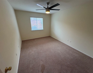 2100 Mir Woods Dr - Photo Thumbnail 23
