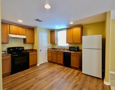 1623 Breezy Cv - Photo Thumbnail 3