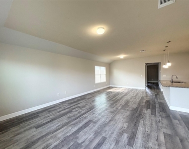 11708 Cambrian Rd - Photo Thumbnail 8