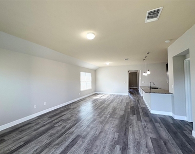 11708 Cambrian Rd - Photo Thumbnail 10