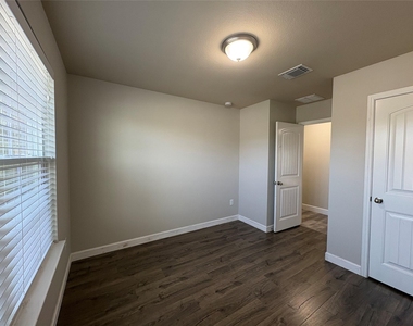 11708 Cambrian Rd - Photo Thumbnail 16