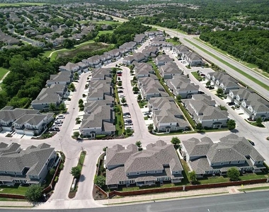 11312 Gadsen Ln - Photo Thumbnail 13