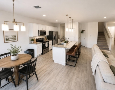 11312 Gadsen Ln - Photo Thumbnail 2