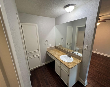 10106 Missel Thrush Dr - Photo Thumbnail 11