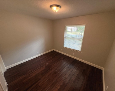 10106 Missel Thrush Dr - Photo Thumbnail 17