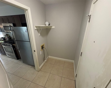 10106 Missel Thrush Dr - Photo Thumbnail 6