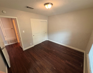 10106 Missel Thrush Dr - Photo Thumbnail 18