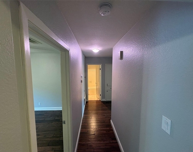 10106 Missel Thrush Dr - Photo Thumbnail 7