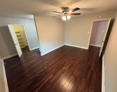 10106 Missel Thrush Dr - Photo Thumbnail 9
